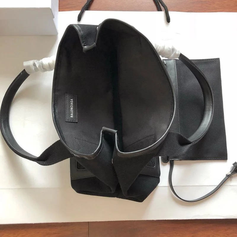 送料込バレンシアガ ネイビーカバ コピー S トート ブラック/ブラック 339933AQ38N1000